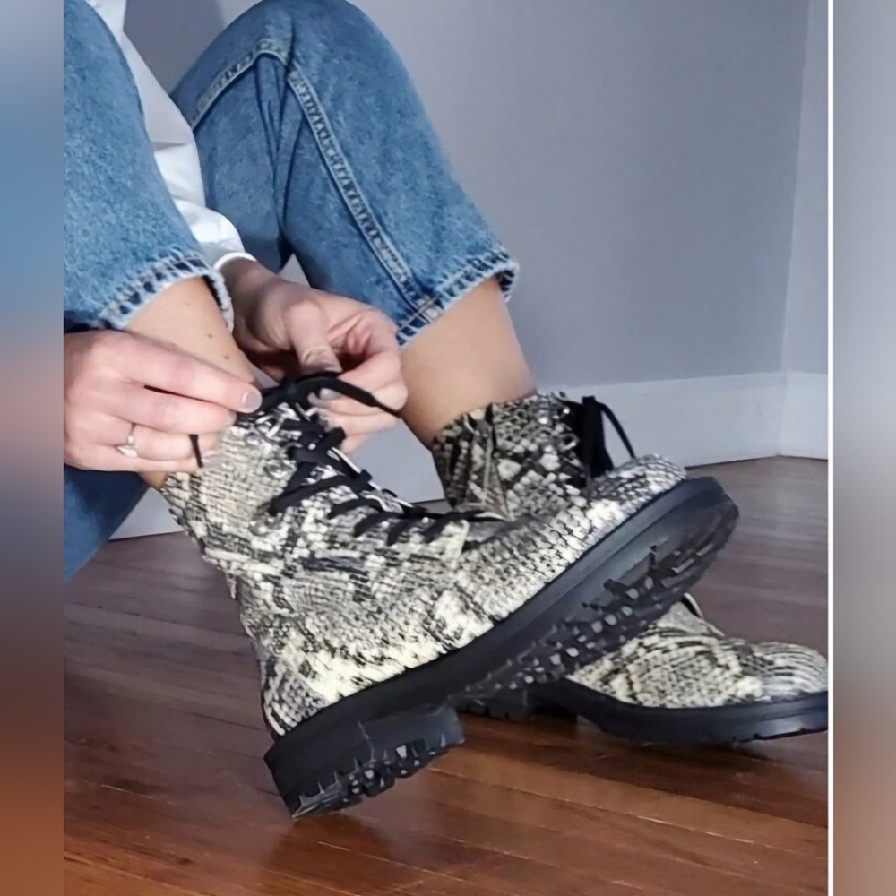 Dolce Vita Snake Print Lace-Up Combat Boots Size 10 NEW